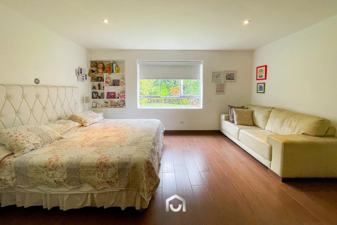 Casa en zona residencial en Rinconada Alta 5
