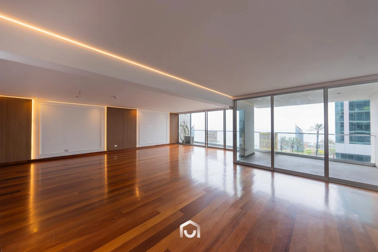 Dúplex con vista al mar en venta – Calle Las Dalias, Miraflores 2