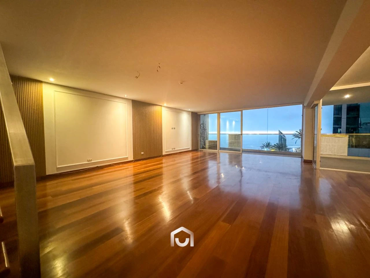Dúplex con vista al mar en venta – Calle Las Dalias, Miraflores