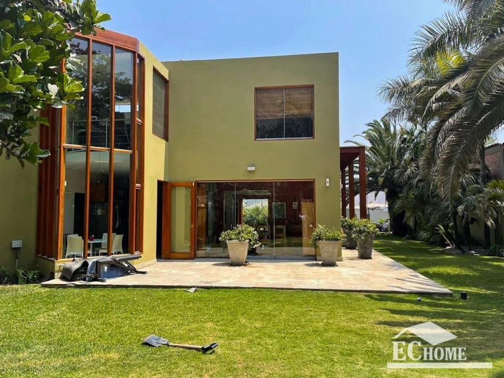 Exclusiva casa de 832m2 en la Portada de la Planicie 2
