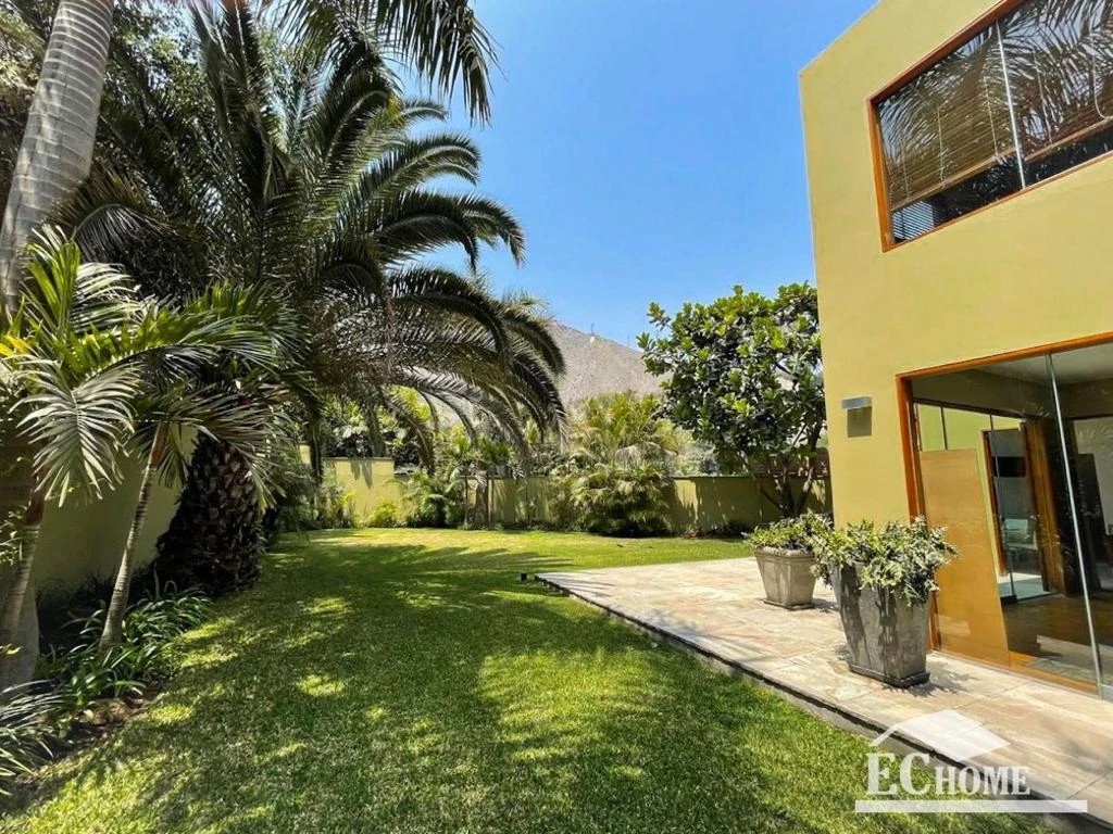 Exclusiva casa de 832m2 en la Portada de la Planicie 4