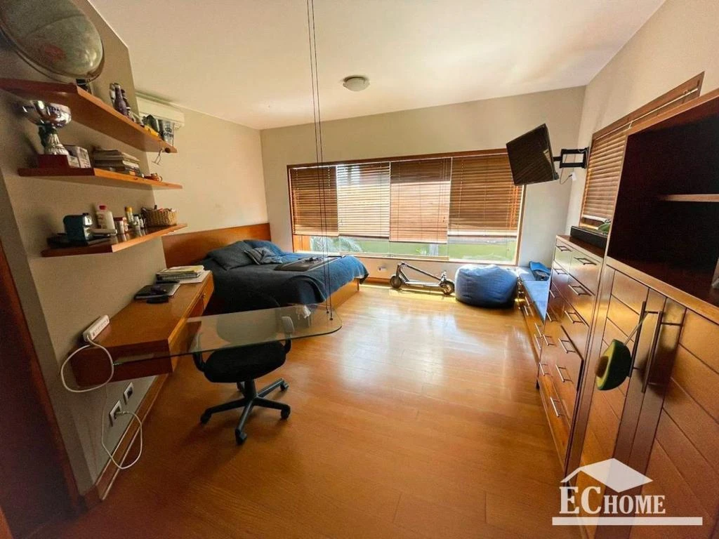 Exclusiva casa de 832m2 en la Portada de la Planicie 5