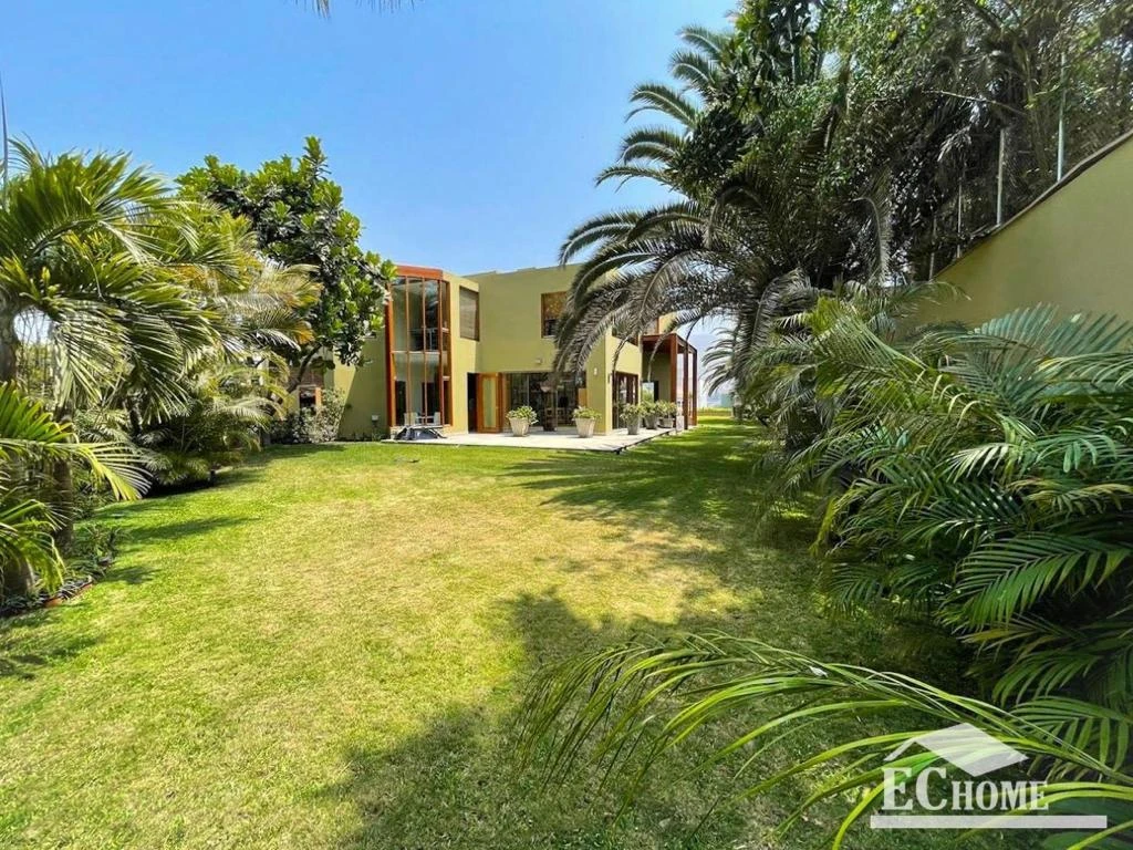 Exclusiva casa de 832m2 en la Portada de la Planicie