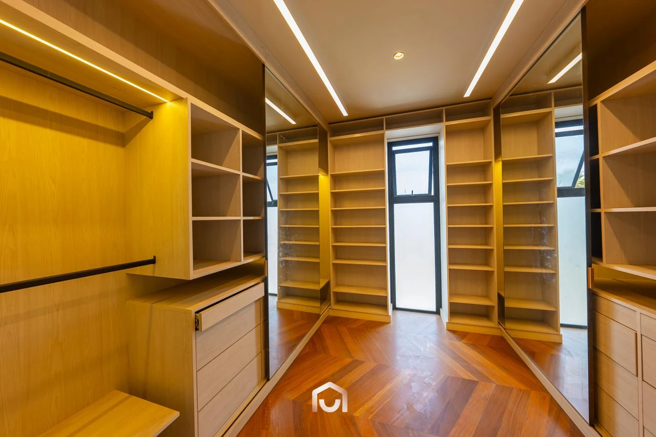 Casa Moderna en Venta con Piscina en Rinconada Alta 4