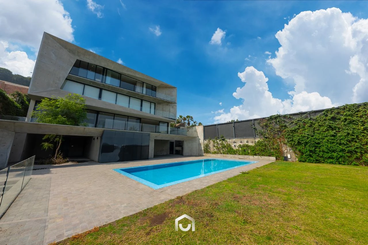 Casa Moderna en Venta con Piscina en Rinconada Alta