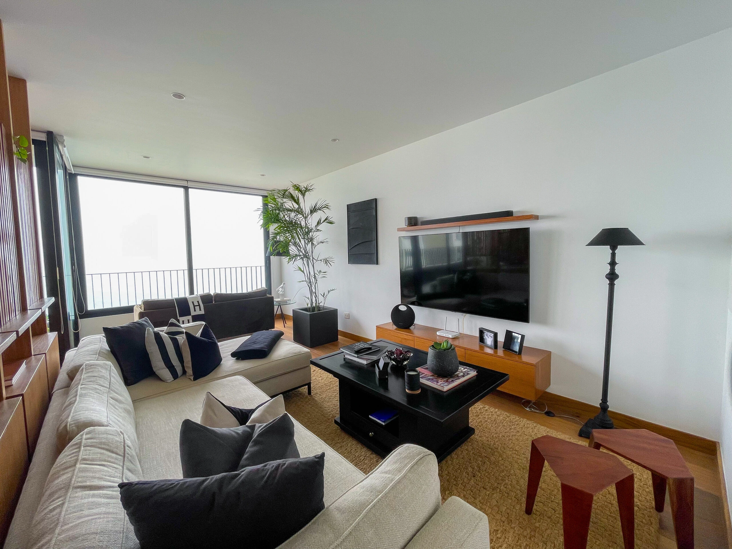 Venta de Triplex con Vista al Mar en Miraflores 2